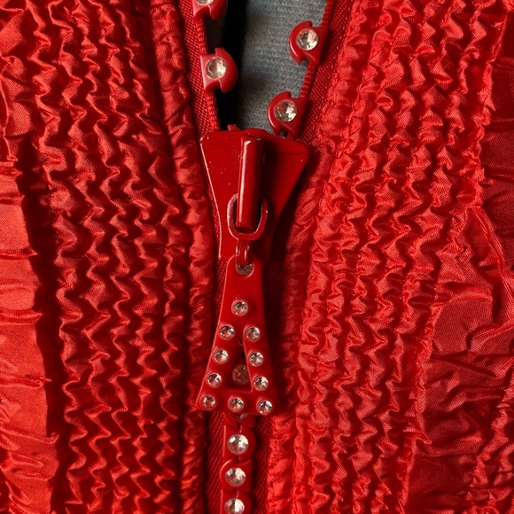 Fun Red Jacket - Picture 4 of 5